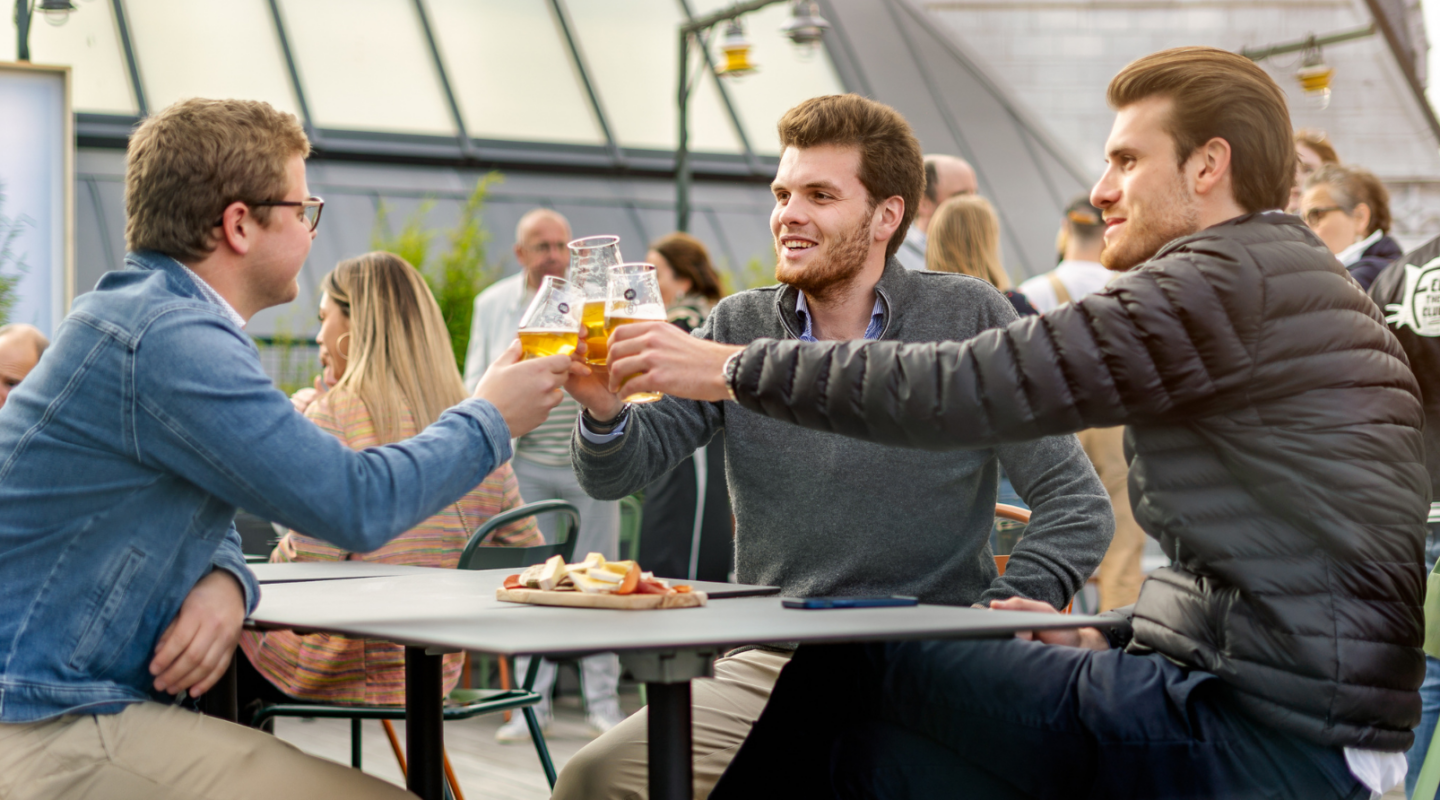 Trinquons au soleil sur le Rooftop !