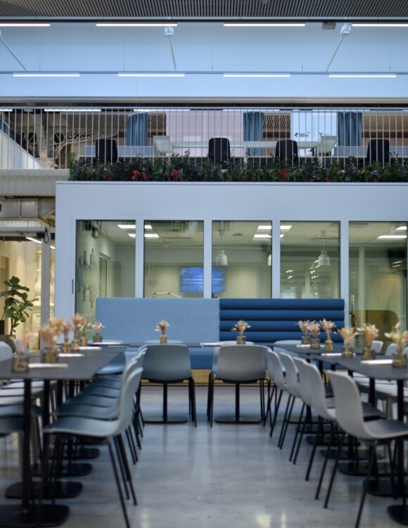Nos salles et espaces événementiels - La Halle (mode repas assis)