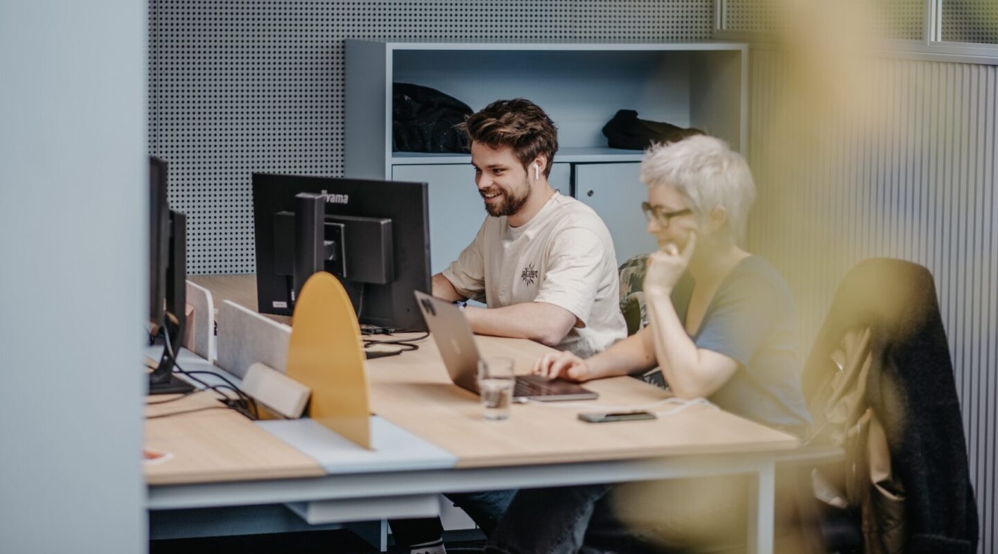 Photo d'un bureau au sein du coworking de La Grand Poste