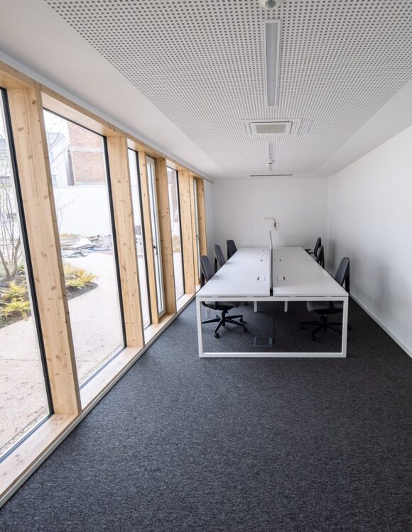Bureau privé lumineux de 6 personnes à La Madeleine